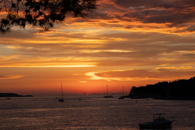 Hvar Lodges for Island Holidays